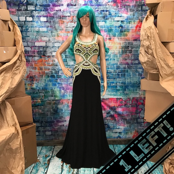 SHERRI HILL Beautiful Beaded Gown! #50297 - Picture 1 of 8